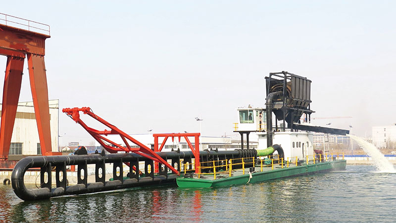 真空吸式抽沙船