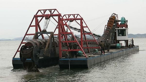 挖泥船CSD1680LD链斗系